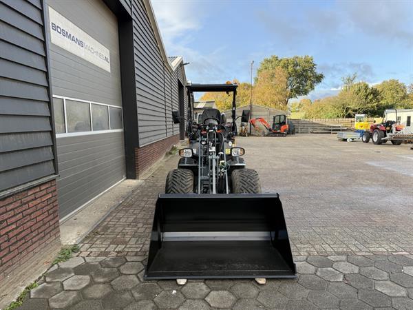 Grote foto giant g2700 x tra hd minishovel 599 lease 2024 833 uur agrarisch shovels