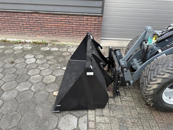 Grote foto giant g2700 x tra hd minishovel 599 lease 2024 833 uur agrarisch shovels