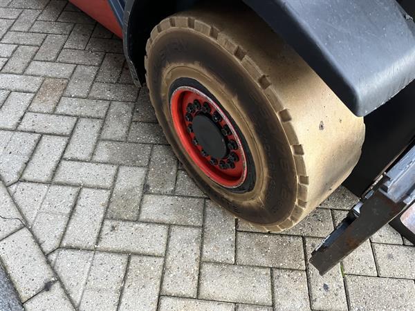 Grote foto heftruck forklift linde h25t triplo465 sideshift 4e functie 2010 lpg agrarisch heftrucks