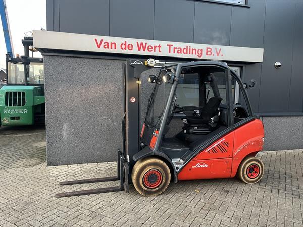 Grote foto heftruck forklift linde h25t triplo465 sideshift 4e functie 2010 lpg agrarisch heftrucks