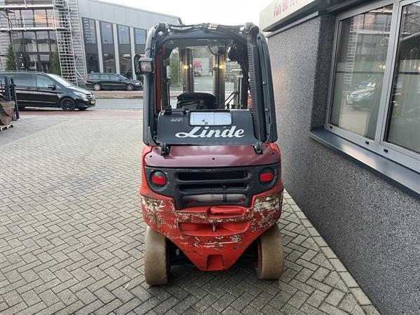 Grote foto heftruck forklift linde h25t triplo465 sideshift 4e functie 2010 lpg agrarisch heftrucks