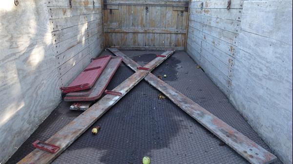 Grote foto veewagen plattewagen met kenteken agrarisch aanhangwagens