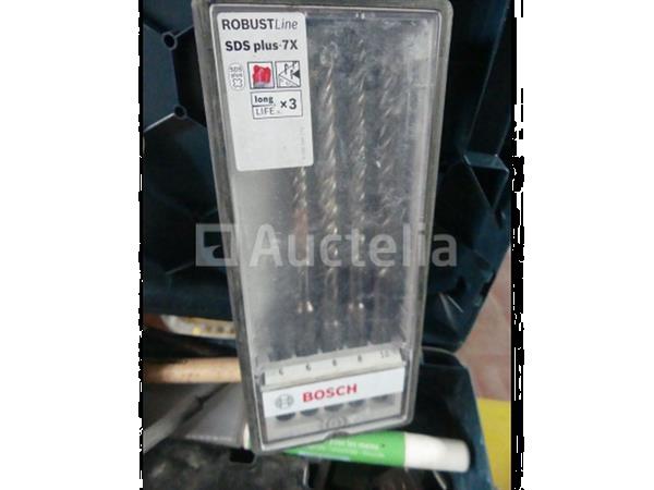 Grote foto waterdichte kofferbak en diverse gereedschappen doe het zelf en verbouw gereedschappen en machines