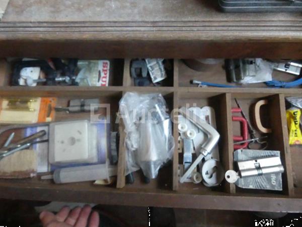 Grote foto diverse ijzerwaren en handgereedschap doe het zelf en verbouw gereedschappen en machines