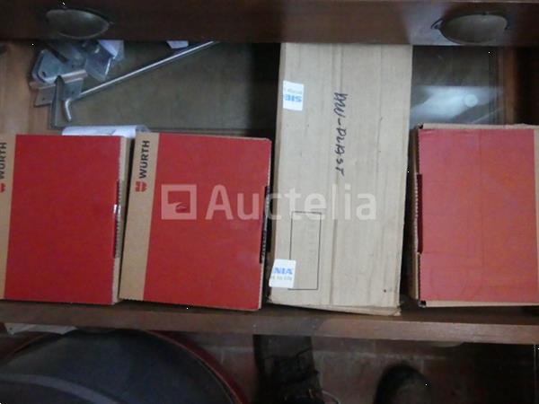 Grote foto diverse ijzerwaren en handgereedschap doe het zelf en verbouw gereedschappen en machines