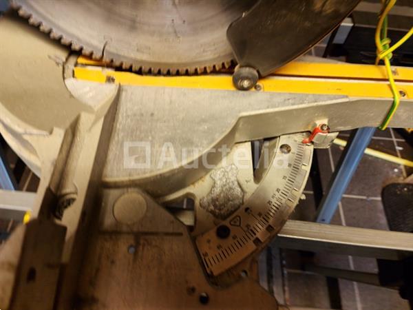 Grote foto dewalt verstekzaag d27111 doe het zelf en verbouw ijzerwaren en bevestigingsmiddelen