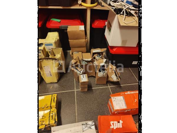 Grote foto zeer grote partij hardware hilti wurth enz. doe het zelf en verbouw onderdelen en accessoires