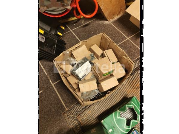 Grote foto zeer grote partij hardware hilti wurth enz. doe het zelf en verbouw onderdelen en accessoires