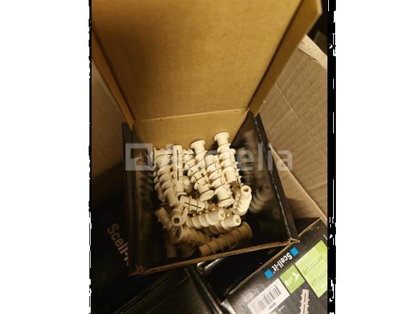 Grote foto zeer grote partij hardware hilti wurth enz. doe het zelf en verbouw onderdelen en accessoires