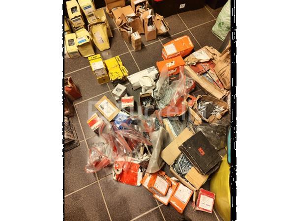 Grote foto zeer grote partij hardware hilti wurth enz. doe het zelf en verbouw onderdelen en accessoires