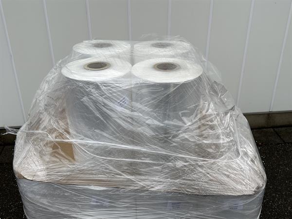Grote foto pallet met 30 rollen krimpfolie voor komkommers agrarisch tuinbouw