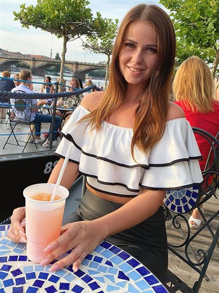 Grote foto single zoekt lieve eerlijke man contacten en berichten vrouw zoekt man