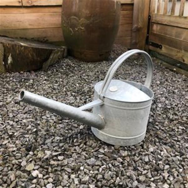 Grote foto tuin gieter gemaakt van zink tuin en terras tuindecoratie