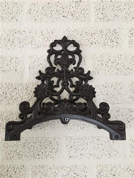 Grote foto waterslanghouder metalen houder weerbestendig gietijzer bruin tuin en terras tuindecoratie