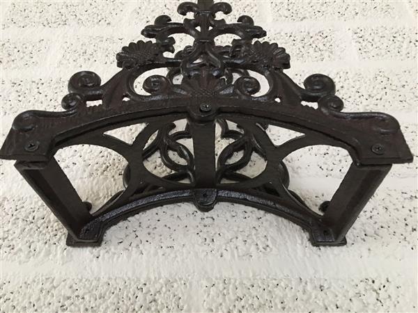 Grote foto waterslanghouder metalen houder weerbestendig gietijzer bruin tuin en terras tuindecoratie