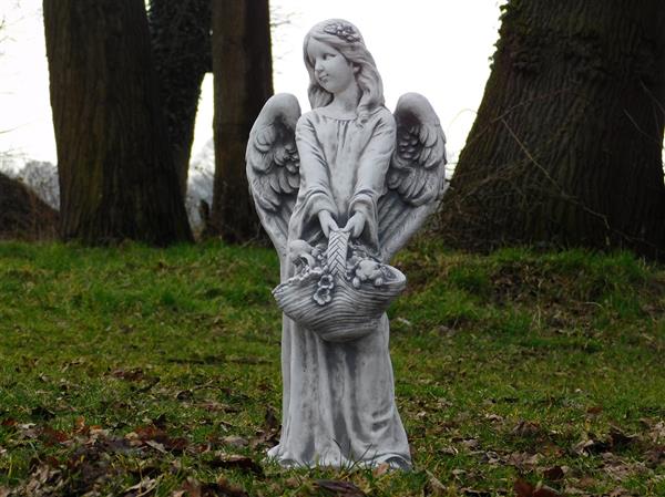 Grote foto beeld engel met een mandje 62 cm steen tuin en terras tuindecoratie