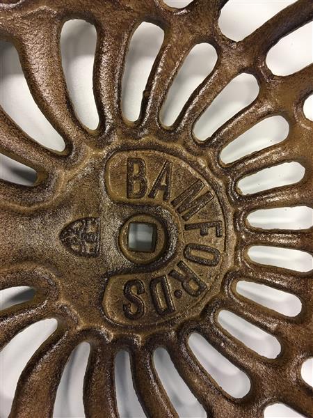 Grote foto traktor zitplek gietijzer laatste tuin en terras tuindecoratie