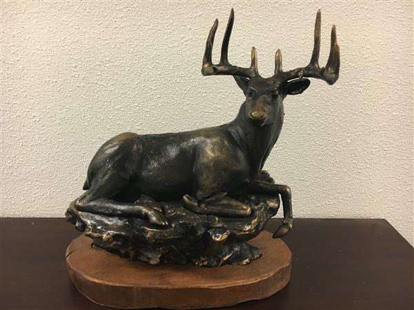 Grote foto prachtig beeld van een hert tuin en terras tuindecoratie