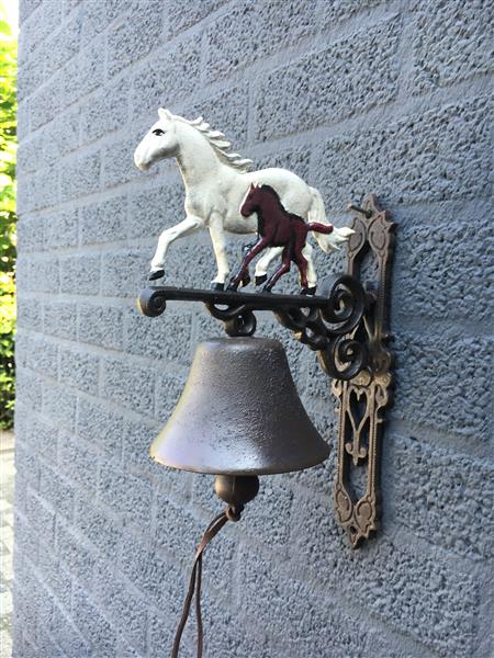 Grote foto deurbel paard met veulen gietijzer doe het zelf en verbouw deuren en horren