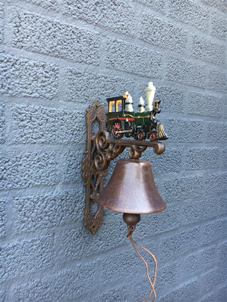 Grote foto deurbel trein locomotief gietijzer doe het zelf en verbouw deuren en horren