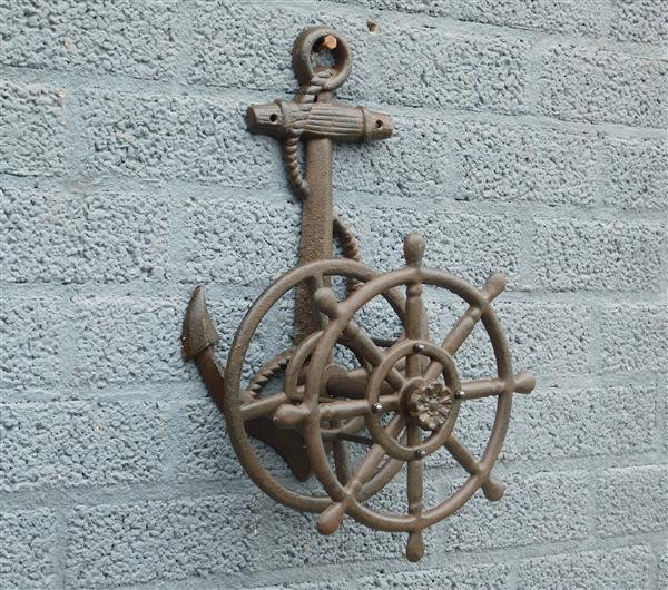 Grote foto waterslanghouder gietijzer met anker bruin tuin en terras tuindecoratie