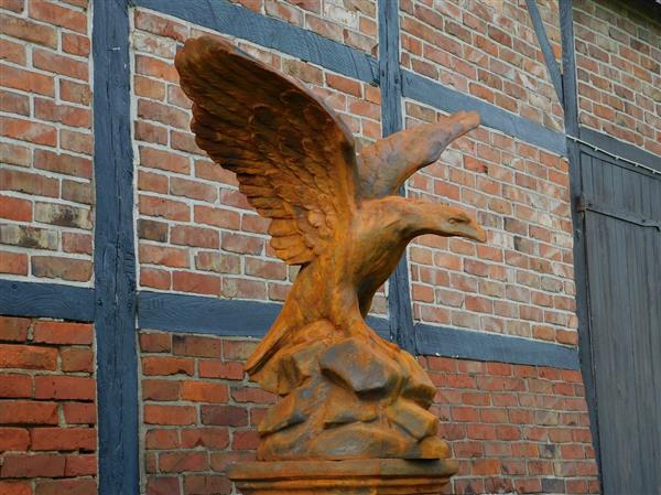 Grote foto grote adelaar oxide vol steen tuin en terras tuindecoratie