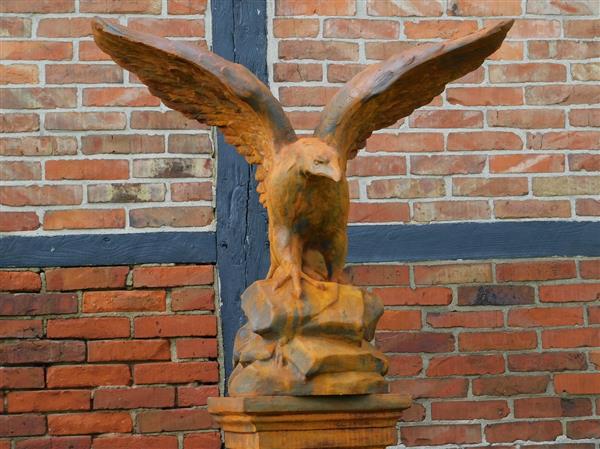 Grote foto grote adelaar oxide vol steen tuin en terras tuindecoratie