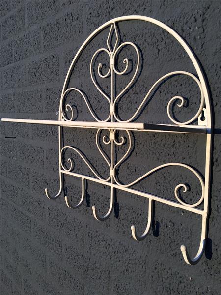 Grote foto wandplankkapstok gemaakt van smeedijzer old white huis en inrichting woningdecoratie