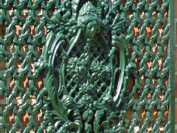Grote foto deurrooster groen gietijzer wandornament tuin en terras tuindecoratie
