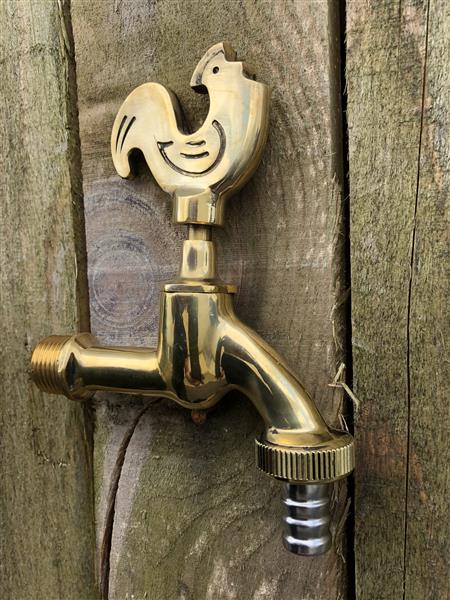 Grote foto waterkraan met haan voor tuin fonteinen messing tuin en terras overige tuin en terras