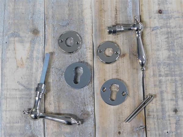 Grote foto set deurbeslag nikkel set met de rozetten met veiligheid pz geschikt. doe het zelf en verbouw materialen en producten