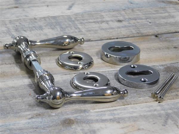 Grote foto set deurbeslag nikkel set met de rozetten met veiligheid pz geschikt. doe het zelf en verbouw materialen en producten