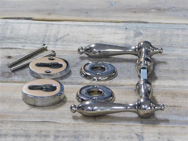 Grote foto set deurbeslag nikkel set met de rozetten met veiligheid pz geschikt. doe het zelf en verbouw materialen en producten