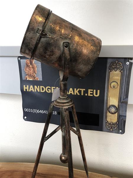 Grote foto filmlamp small metaal koper zwart op 3 poot fraai tuin en terras verlichting