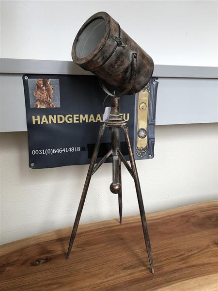 Grote foto filmlamp small metaal koper zwart op 3 poot fraai tuin en terras verlichting