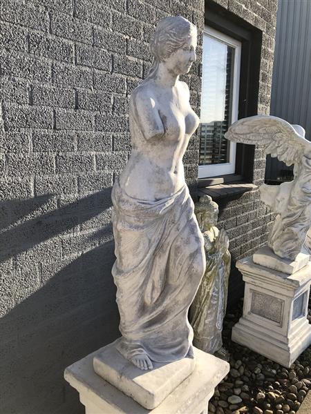 Grote foto prachtig stenen beeld van venus van milo een bekend en fraai beeld. tuin en terras tuindecoratie