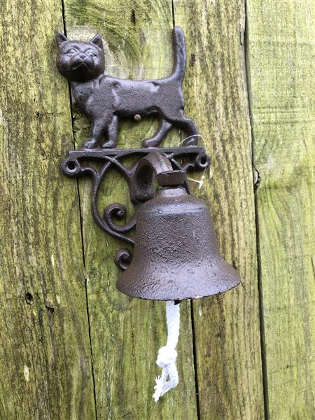 Grote foto deurbel met kat poes gietijzer bruin fraai. doe het zelf en verbouw deuren en horren