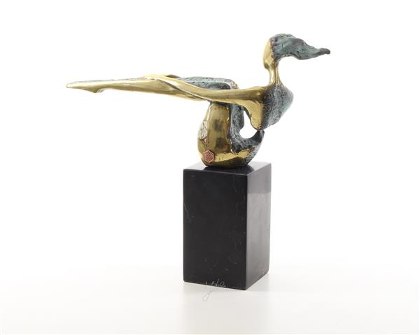 Grote foto een bronzen beeld sculptuur van een naakte vrouw zittend tuin en terras tuindecoratie