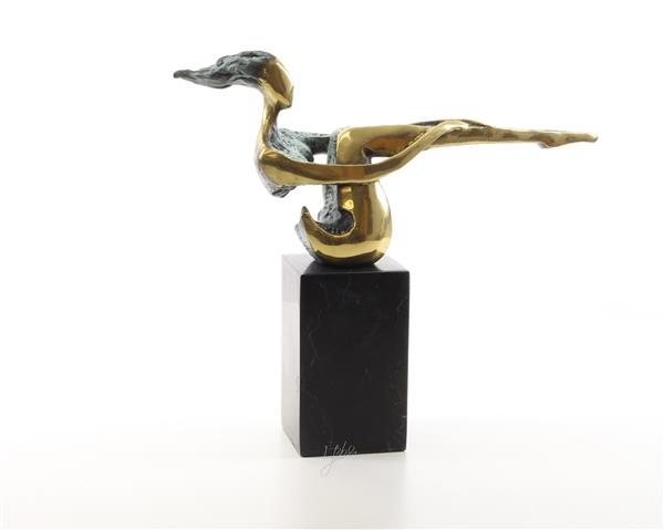 Grote foto een bronzen beeld sculptuur van een naakte vrouw zittend tuin en terras tuindecoratie