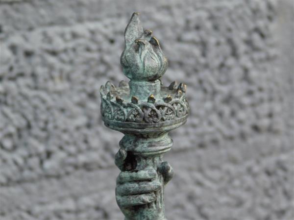 Grote foto een bronzen beeld sculptuur van the statue of liberty tuin en terras tuindecoratie