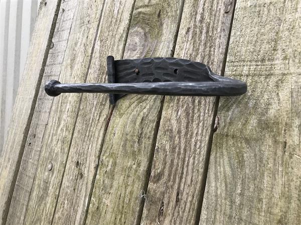 Grote foto een hele mooie robuuste wc rol houder ook nog eens heel handig doe het zelf en verbouw materialen en producten