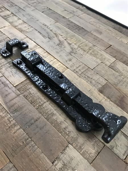 Grote foto smeedijzeren schuifslot in het zwart heel mooi vervaardigd slot doe het zelf en verbouw materialen en producten