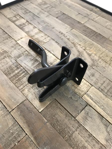 Grote foto eenvoudig valslot poortslot vanger zwart ijzeren slot doe het zelf en verbouw materialen en producten