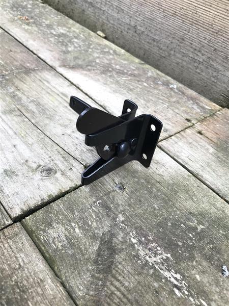 Grote foto eenvoudig valslot poortslot vanger zwart ijzeren slot doe het zelf en verbouw materialen en producten