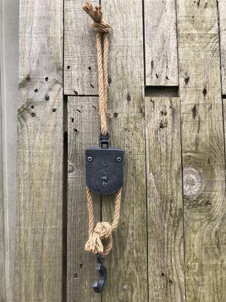 Grote foto een mooie robuuste haak heel decoratief object tuin en terras tuindecoratie