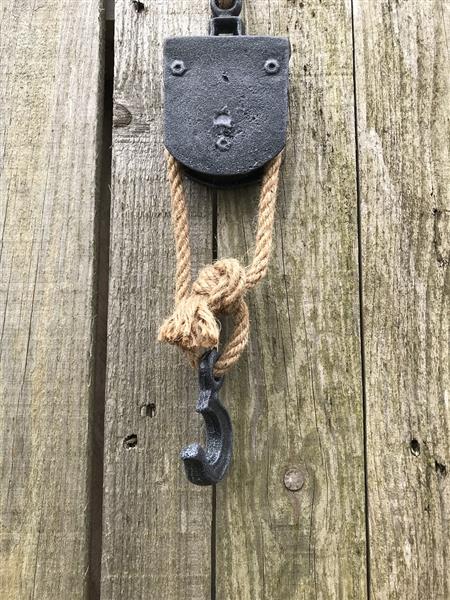 Grote foto een mooie robuuste haak heel decoratief object tuin en terras tuindecoratie