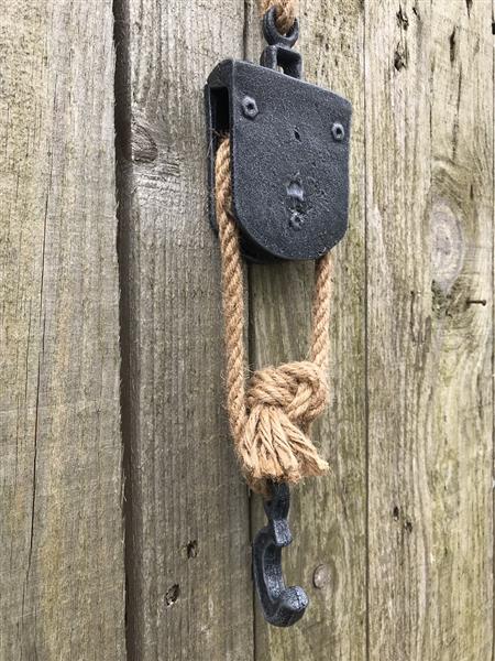 Grote foto een mooie robuuste haak heel decoratief object tuin en terras tuindecoratie