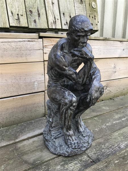 Grote foto mooi beeld van de denker the thinker polystone beeld tuin en terras tuindecoratie