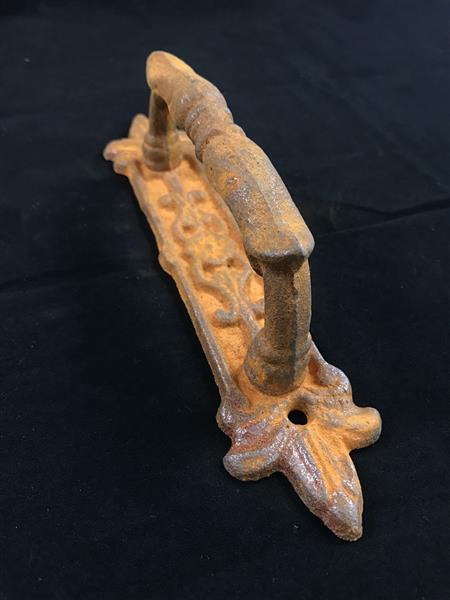 Grote foto een gietijzeren deurgreep in rust heel mooi en stevig doe het zelf en verbouw materialen en producten