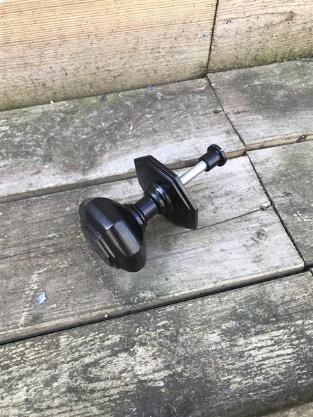 Grote foto een grote vast staande deurknop zeer solide mat zwart doe het zelf en verbouw materialen en producten